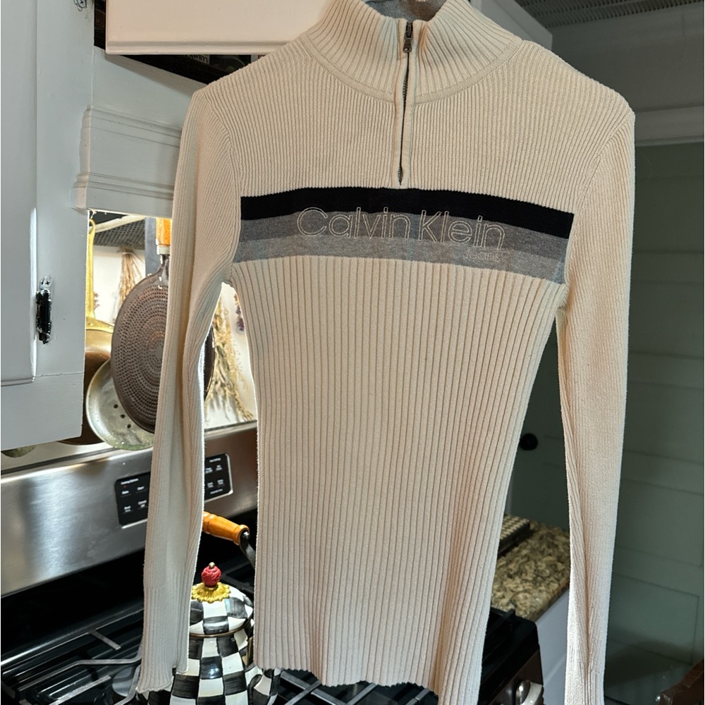Calvin Klein sweater size m🌻